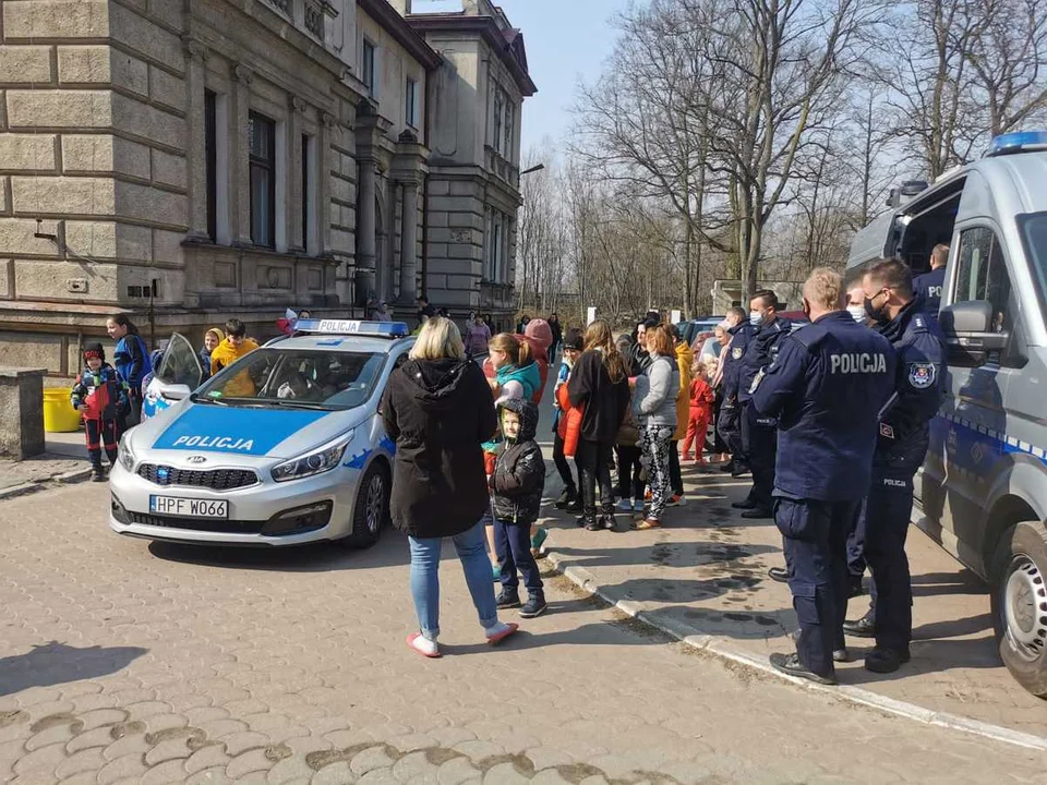 Policjanci ze Zgierza o złotych sercach. Ich wizyta wzbudziła sensację - Zdjęcie główne