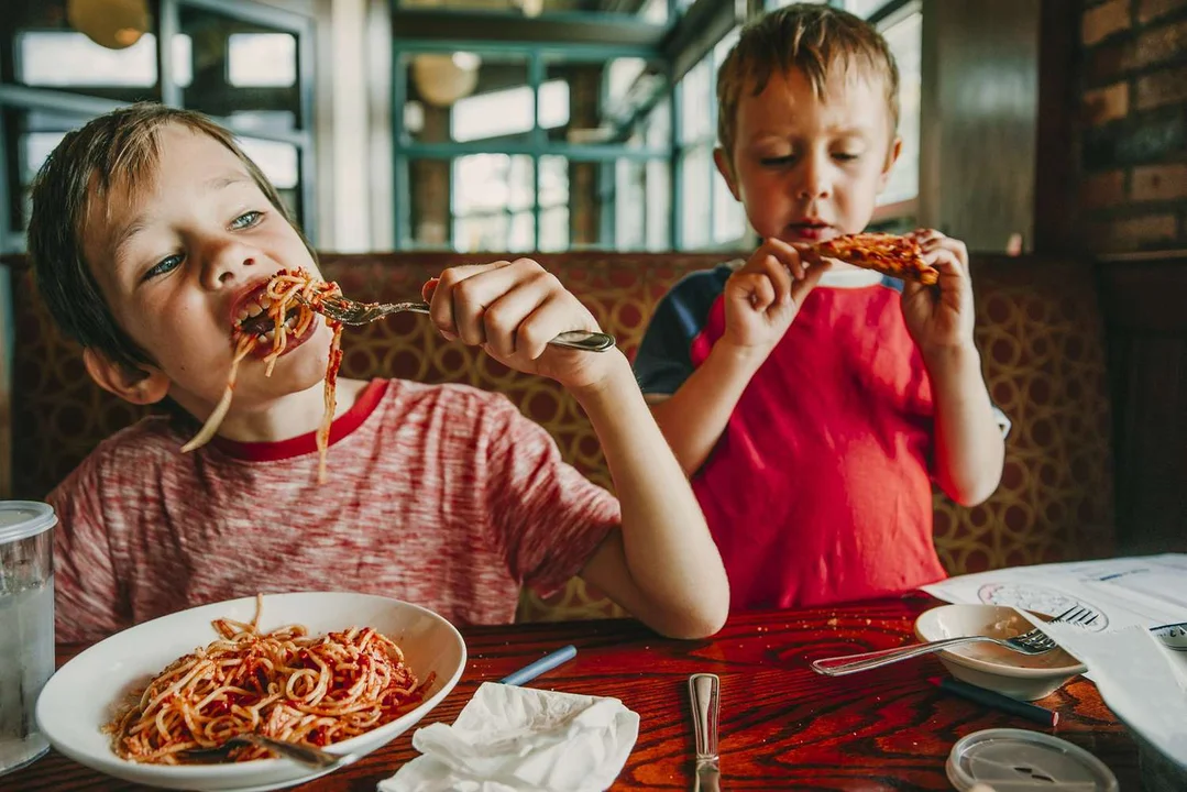 Czy w Zgierzu znajdują się restauracje, gdzie dzieci mają zakaz wstępu? - Zdjęcie główne