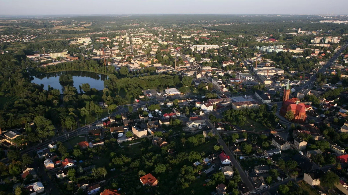 Miasto Zgierz wyprzedaje grunty. Gdzie można kupić działkę i za ile? - Zdjęcie główne