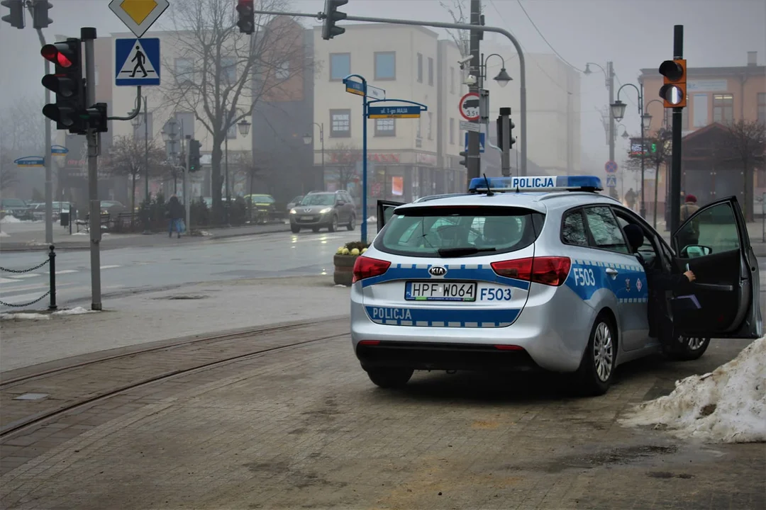 Policja zabezpieczyła 1000 paczek nielegalnych papierosów i 10 kg tytoniu - Zdjęcie główne