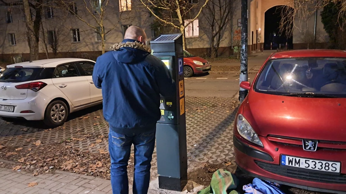 Wyprowadzka, dłuższy dojazd do pracy, zablokowane podwórka, obawy o klientów. Strefa płatnego parkowania w praktyce - Zdjęcie główne